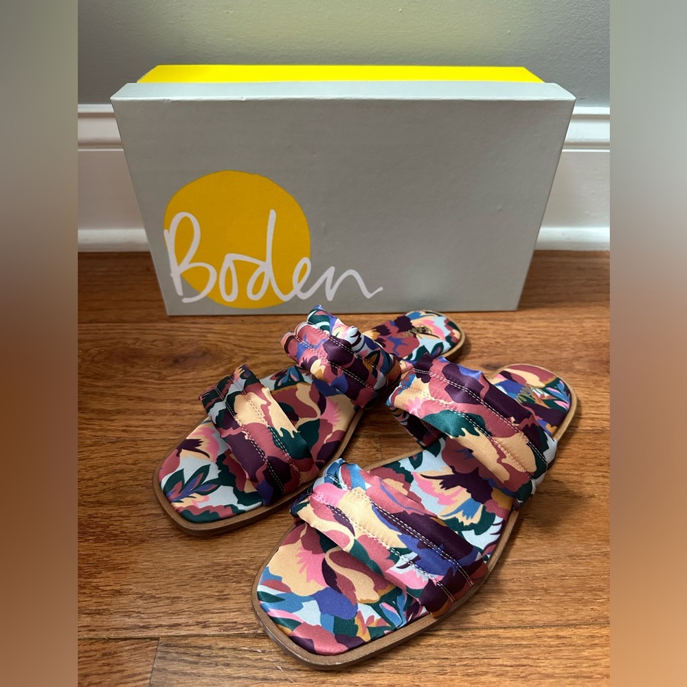 Boden Satin Floral Patterned Slip-on Flat Sandals